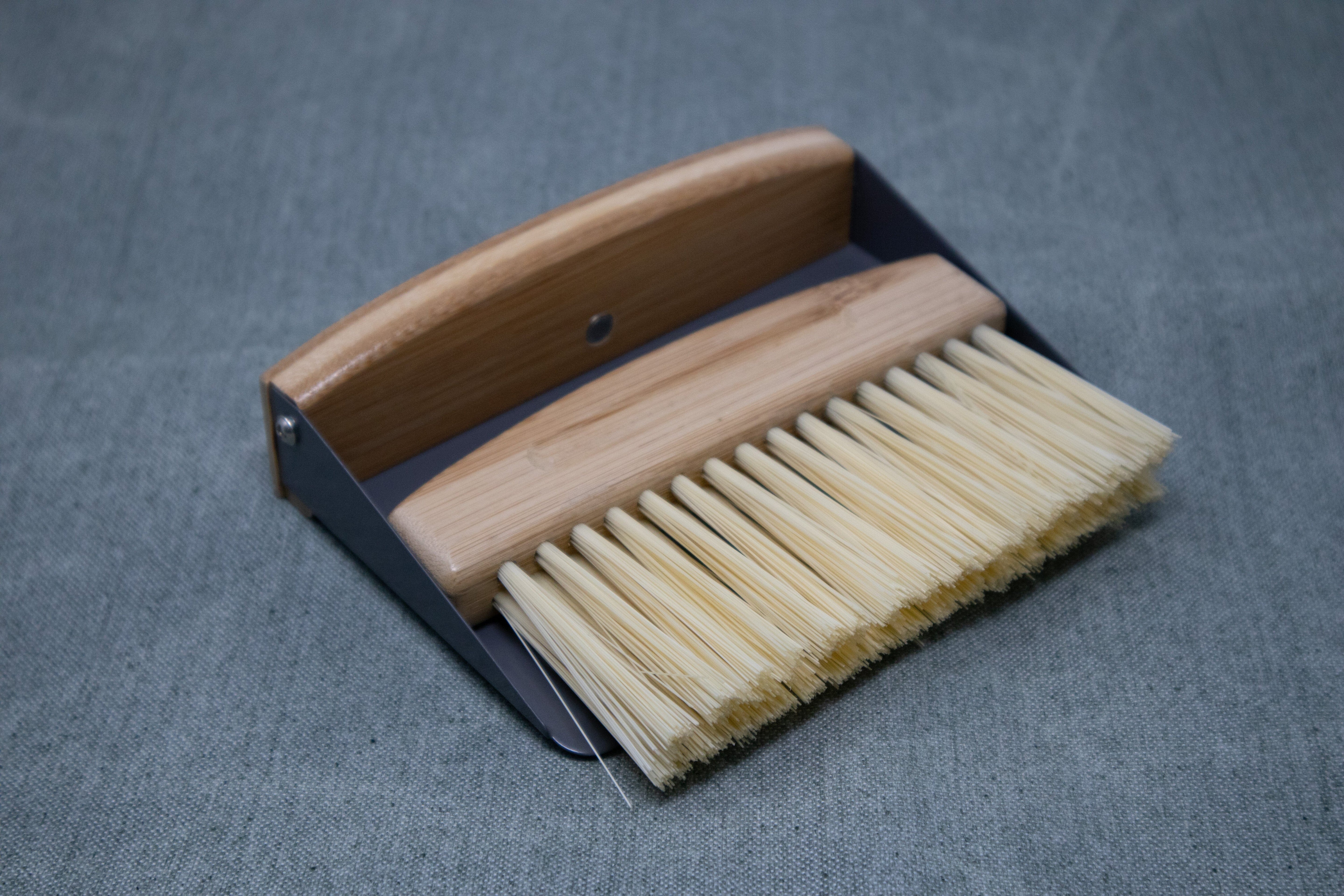 Kiravans SWEEPER Mini Dustpan & Brush with Magnet Kiravans