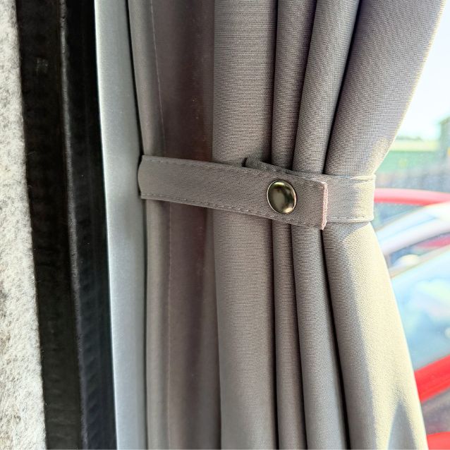 Universal Curtain Kit - 110cm Straight Rails (47-78cm Drop Options)