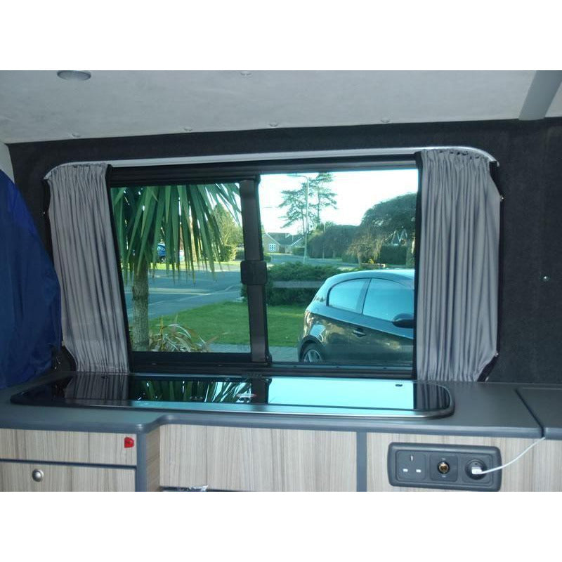 Trafic / Vivaro 2014+ Curtain Kit - Right Back SWB (Blackout) Kiravans 